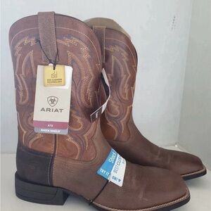 Ariat Men's Tan and Brown Cowboy Boots